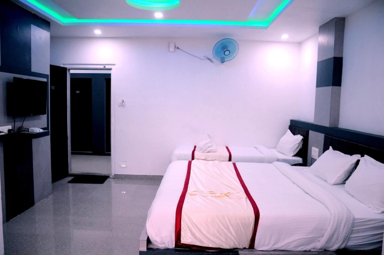 Hotel Shawrya The Grand 马迪凯里 外观 照片