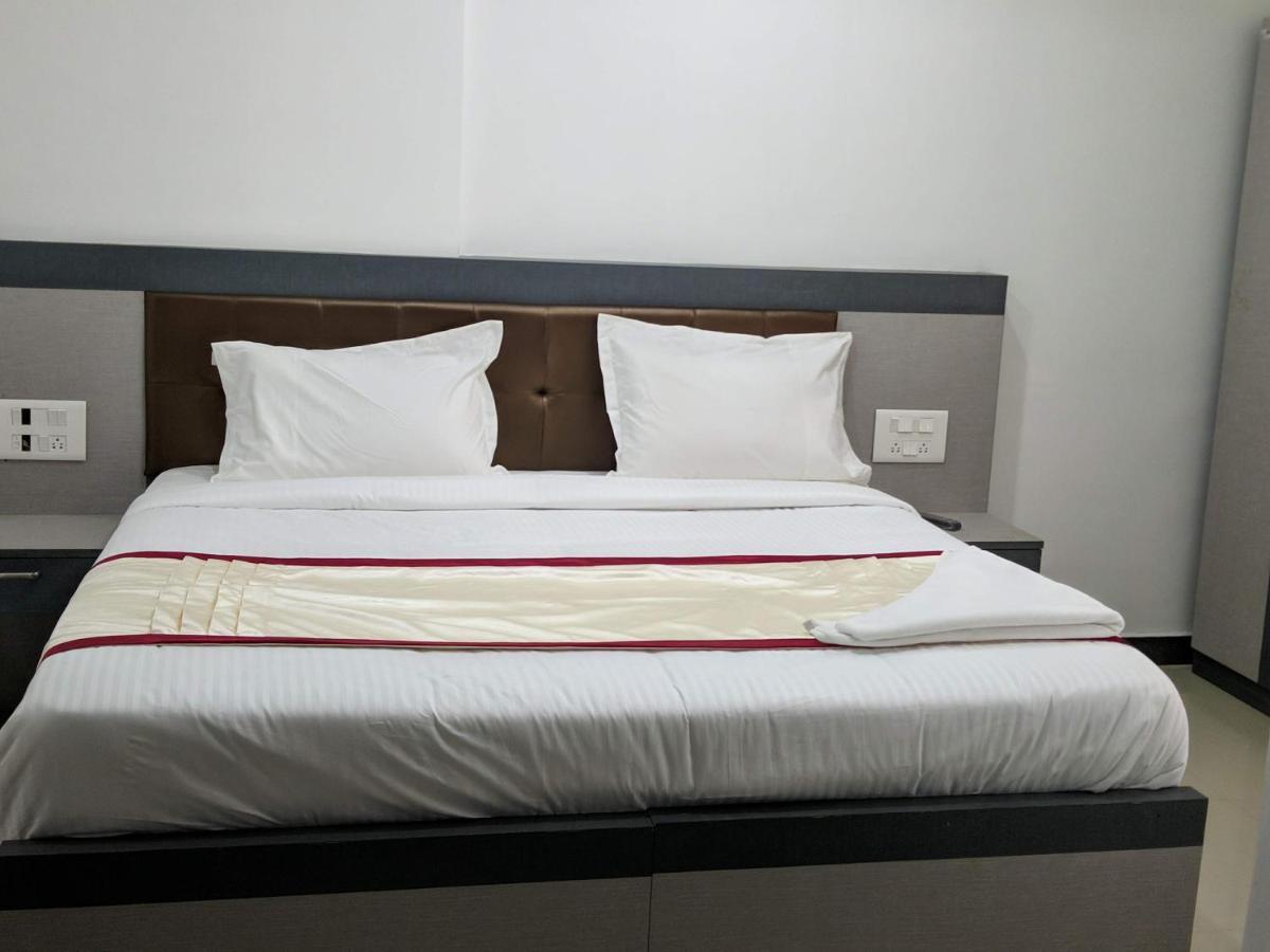 Hotel Shawrya The Grand 马迪凯里 外观 照片