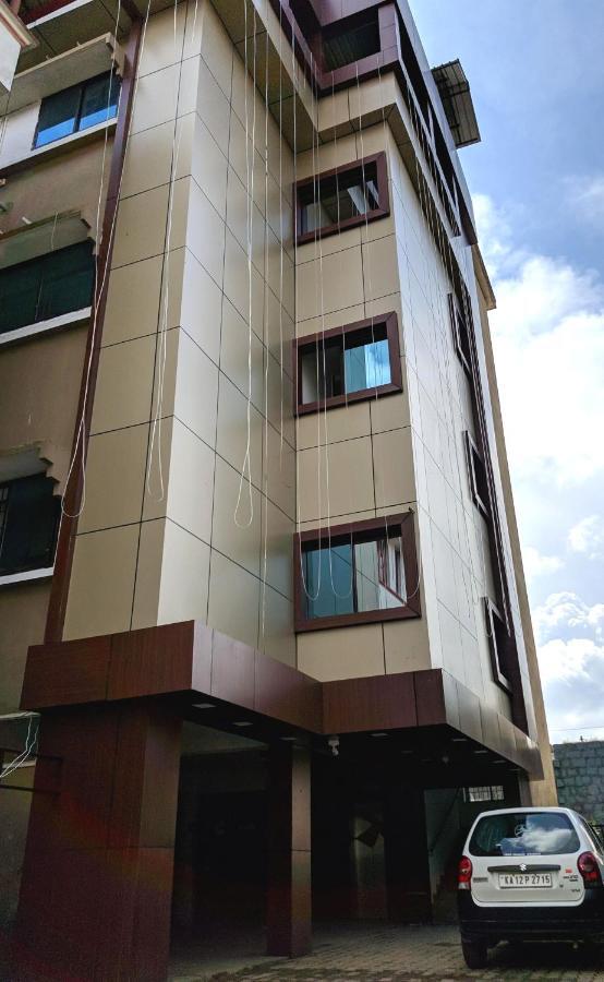 Hotel Shawrya The Grand 马迪凯里 外观 照片